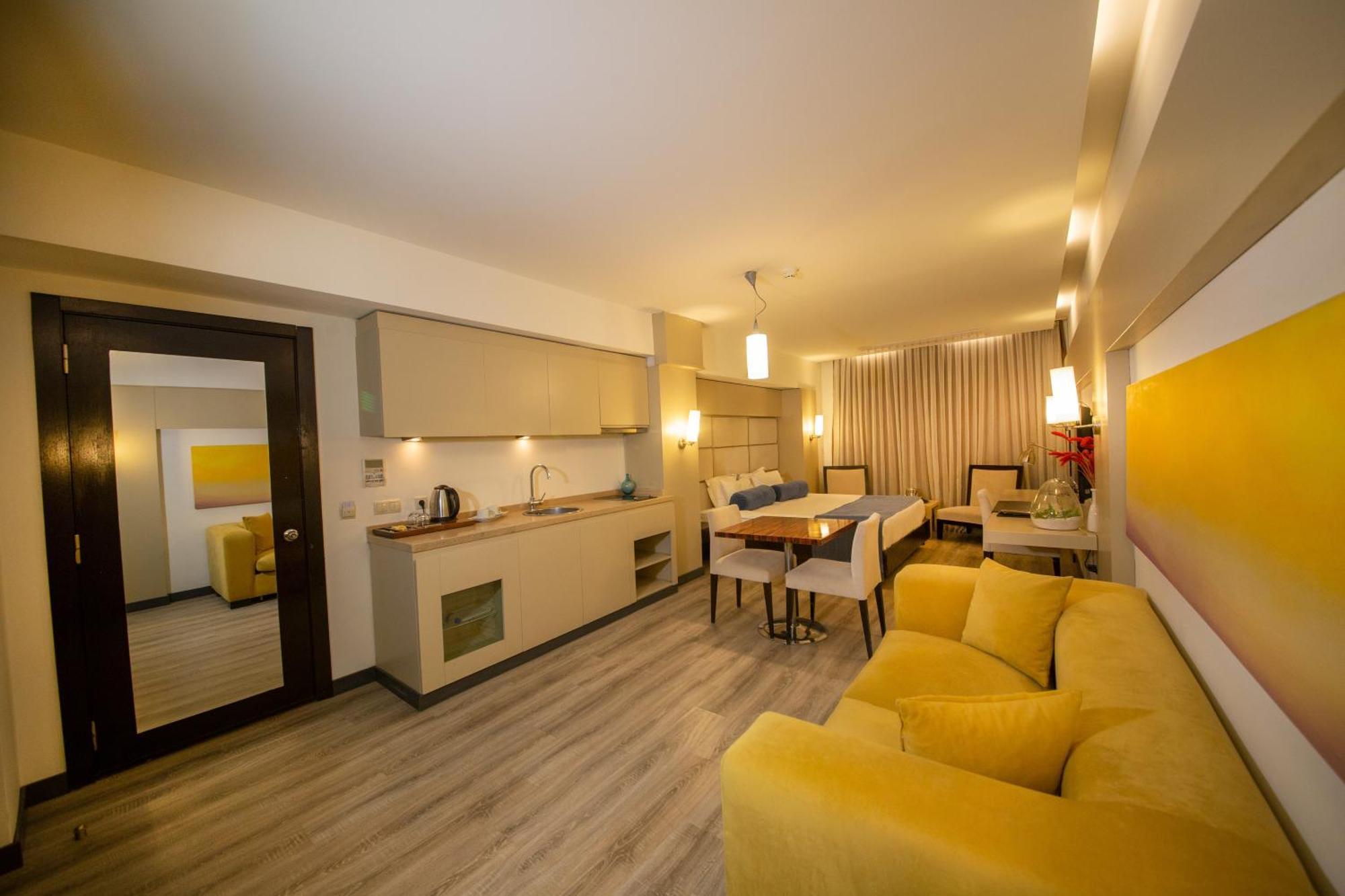 Hotel My